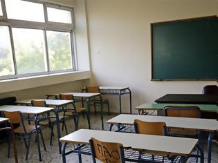Φωτογραφία για Λακωνία: Καθηγητής ξεκούμπωσε το παντελόνι του μέσα στην τάξη