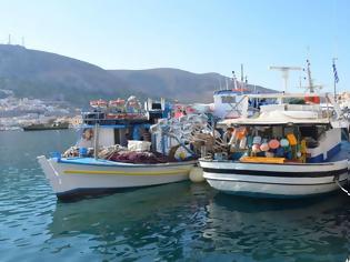 Φωτογραφία για Διαμαρτύρονται οι ψαράδες για τα νέα τέλη στα μικρά σκάφη-Διαμαρτυρία του Επάρχου Καλύμνου