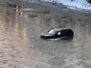Φωτογραφία για Φώναξε Siri, κάλεσε το 911 και έπεσε στο παγωμένο ποτάμι