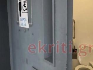 Φωτογραφία για Δεν υπάρχει: Έχουν μετατρέψει ασανσέρ σε τουαλέτ