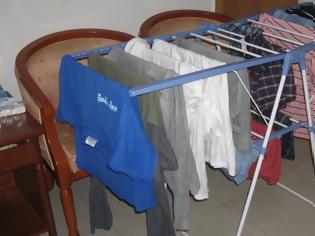 Φωτογραφία για Γιατί δεν πρέπει να στεγνώνετε τα ρούχα σας μέσα στο σπίτι – Ποιοι κίνδυνοι υπάρχουν