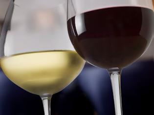 Φωτογραφία για Τι να προτιμήσω λευκό ή κόκκινο κρασί τις γιορτές;