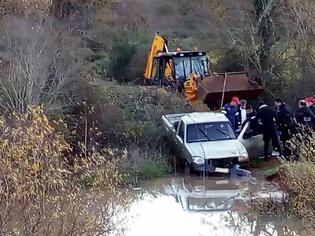 Φωτογραφία για ΚΙ ΑΛΛΕΣ ΕΙΚΟΝΕΣ: Από το σημείο που έχασε τη ζωή του 77χρονος οδηγός αγροτικού, που έπεσε σε Λούτσα στην Μπαμπίνη