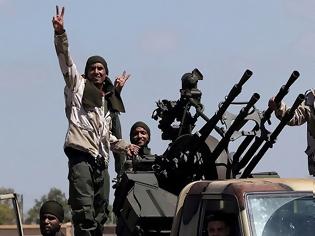 Φωτογραφία για Λιβύη: Οι δυνάμεις του Χαφτάρ πλησιάζουν στην Τρίπολη -Στέλνει στρατό ο Ερτογάν