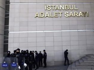 Φωτογραφία για Τουρκία: Έξι δημοσιογράφοι στη φυλακή για δεσμούς με το δίκτυο Γκιουλέν