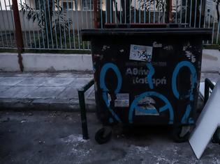 Φωτογραφία για Φρίκη στα Πετράλωνα: Στους κάδους σκουπιδιών ψάχνουν για το πτώμα 52χρονου -
