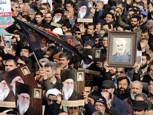 Φωτογραφία για Πλήθος κόσμου στους δρόμους της Βαγδάτης για την κηδεία Σουλεϊμανί