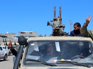 Φωτογραφία για «Ταλαντεύεται» η εκεχειρία στη Λιβύη : Αλληλοκατηγορίες για παραβίασή από τις δύο πλευρές