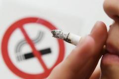 Αντικαπνιστικός νόμος: Τσουνάμι αιτήσεων για λέσχες καπνού σε όλη τη χώρα