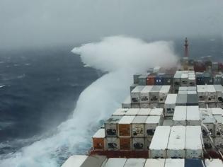 Φωτογραφία για Ακυβέρνητο φορτηγό πλοίο πλέει μεταξύ Καλύμνου και Αστυπάλαιας