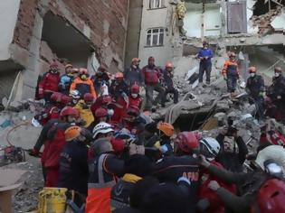Φωτογραφία για Σεισμός στην Τουρκία: 31 νεκροί - Μάχη με τον χρόνο για τον εντοπισμό επιζώντων
