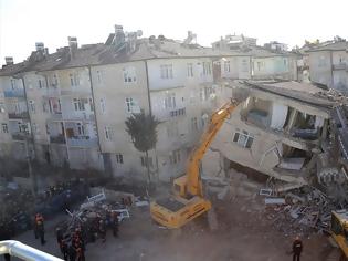 Φωτογραφία για Σεισμός στην Τουρκία: Στους 38 οι νεκροί - Τελειώνουν τις έρευνες τα σωστικά συνεργεία