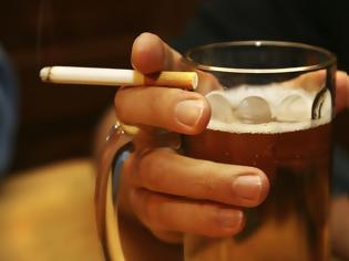Φωτογραφία για Το κάπνισμα γερνάει περισσότερο τον εγκέφαλο από το αλκοόλ