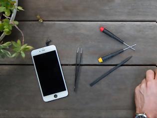 Φωτογραφία για Στις Ηνωμένες Πολιτείες, η Apple επισκευάζει το iPhone στο σπίτι του χρήστη