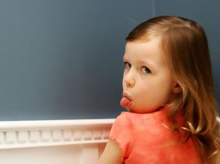 Φωτογραφία για Τσιρίδες, κλωτσιές και οργή: Τέσσερις τρόποι να ηρεμήσουμε το θυμωμένο παιδί