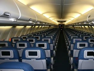 Φωτογραφία για Για αυτό χαμηλώνουν τα φώτα της καμπίνας του αεροπλάνου για την απογείωση και την προσγείωση