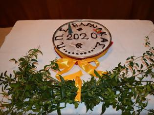 Φωτογραφία για Με επιτυχία και πλήθος κόσμου η κοπή της πρωτοχρονιάτικης πίτας από τον Πολιτιστικό Περιβαλλοντικό Σύλλογο Βάρνακα.