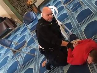 Φωτογραφία για Λονδίνο: Επίθεση με μαχαίρι σε τζαμί - Ένας τραυματίας
