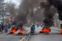 Αϊτή: Παρέλυσε χθες η πρωτεύουσα μετά τα αιματηρά επεισόδια μεταξύ αστυνομικών και στρατιωτικών
