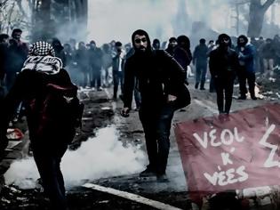 Φωτογραφία για Η Νεολαία ΣΥΡΙΖΑ ζητάει ...να ανοίξουν τα σύνορα!  (όχι δεν είναι fake news)