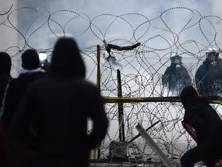 Φωτογραφία για Μετανάστες στα σύνορα: Κόκκινος συναγερμός και νέα επεισόδια στον Έβρο