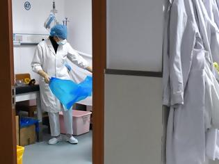Φωτογραφία για Κορωνοϊός: Πήγε απροειδοποίητα σε γιατρό της Πάτρας, έχοντας τον ιό