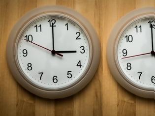 Φωτογραφία για Πότε αλλάζει η ώρα; Δείτε την ημέρα που θα γυρίσουμε τα ρολόγια μας