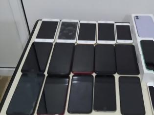 Φωτογραφία για Ανήλικοι έκλεψαν 22 πανάκριβα κινητά από μαγαζί