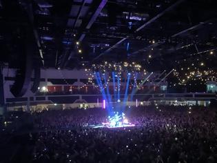 Φωτογραφία για Η συναυλία των Stereophonics με τους χιλιάδες φαν προκάλεσε οργή στο Twitter