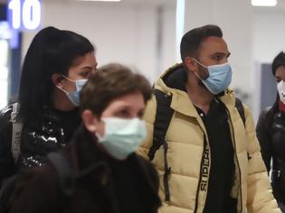 Φωτογραφία για Χάος σε αεροπλάνο με Κύπριους φοιτητές -Τους είπαν να ξαναγυρίσουν στη Βρετανία! Βίντεο από την ένταση