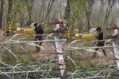 Έβρος: Επίδειξη... πολεμικών τεχνών από μετανάστη πίσω από τον φράχτη - Βίντεο