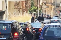 Έκαναν αγιασμό από καρότσα αγροτικού για να φύγει ο Κορωνοϊός (video)