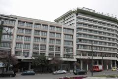 «Στο αεροπλάνο μας είπαν για καραντίνα σε ξενοδοχείο, ευχάριστη έκπληξη η οργάνωση» λέει 24χρονη που ήρθε από Ισπανία