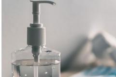 Οι ελληνικές φαρμακοβιομηχανίες ξεκινούν την παραγωγή αντισηπτικού