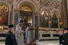 Γιώργος Παπαθανασόπουλος, Ο Αρχιεπίσκοπος απών  από τη διπλή εορτή