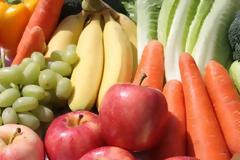 Σαπουνίστε με ζεστό νερό φρούτα και λαχανικά, προειδοποιεί Αυστραλός γιατρός