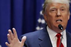 Κορωνοϊός: Ο Τραμπ υπέγραψε σε νόμο το μεγαλύτερο πακέτο διάσωσης στην ιστορία των ΗΠΑ -2 τρισ.