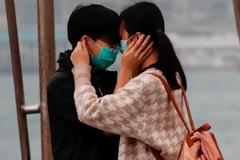 “Γεια, είμαι ο COVID-19”:  Το μήνυμα που έχω να σας δώσω είναι απλό…. (video)