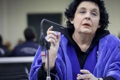 Κανέλλη: Δεν δίνω το μισθό μου - Υποκριτές αυτοί που είπαν στο λαό να ζήσει με 400€