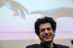 Δασκαλάκης : «Θεωρία της ανοησίας της αγέλης» η εναλλακτική δράση για τον κοροναϊό