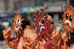 Στη σκιά της πανδημίας οι «λύκοι» χαίρονται