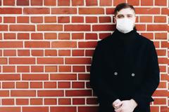 Μέτρα απαγόρευσης: Γιατί κάποιοι τα τηρούν και κάποιοι τα «σπάνε»