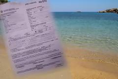 Την… έβγαλαν άρον άρον από τη θάλασσα ...και της έκοψαν πρόστιμο για άσκοπη μετακίνηση