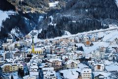 Η «Ίμπιζα των Άλπεων», Ισγκλ, εστία της πανδημίας στην Ευρώπη