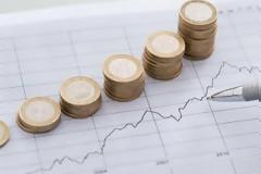 Οδηγούμαστε σε αναδιάρθρωση του παγκόσμιου χρέους