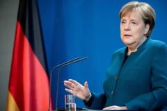 Γερμανία: Ο περιορισμός της κυκλοφορίας «ανεβάζει» τα ποσοστά της Μέρκελ