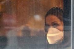 Οδηγίες για κάλυψη του προσώπου με βάση μελέτη του CDC για μετάδοση του ιού μέσω του αέρα