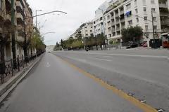 «Η Ελλάδα πήρε εγκαίρως αυστηρά μέτρα» γράφουν