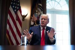 Ο Τραμπ λέει «όχι» στη μάσκα παρά τις συστάσεις των ειδικών