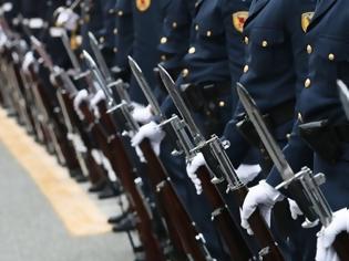 Φωτογραφία για Κορωνοϊός: Τις Ένοπλες Δυνάμεις ρίχνει στη «μάχη» η κυβέρνηση